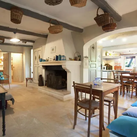 Holiday home Charming Cottage In Opp De Amidst Vineyards Maubec (Vaucluse)