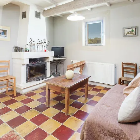 Charming Cottage In Opp De Amidst Vineyards Holiday home Maubec (Vaucluse)