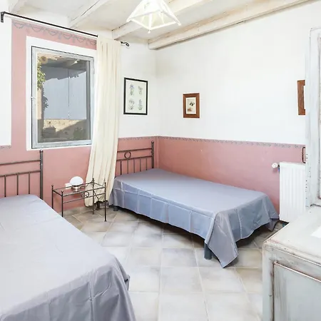 Charming Cottage In Opp De Amidst Vineyards Maubec (Vaucluse)