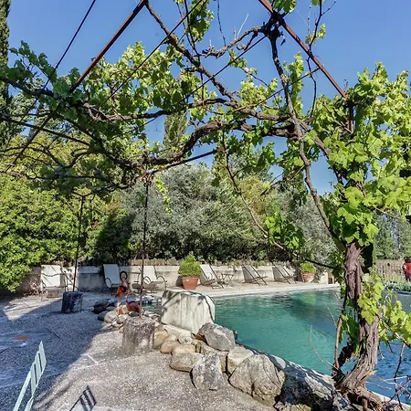 Charming Cottage In Opp De Amidst Vineyards Holiday home Maubec (Vaucluse)